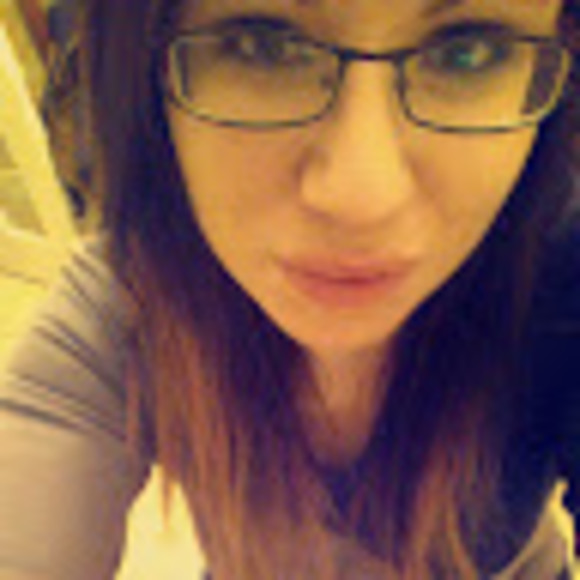 Meet your Posher, Hillary - Picture 1 of 1